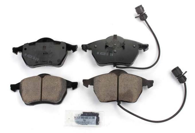 Audi VW Disc Brake Pad Set - Rear 4D0698451F - Akebono Euro Ultra-Premium EUR555